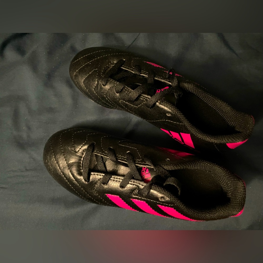 Girls Adidas Soccer Shoes - Sz: 13k  👟